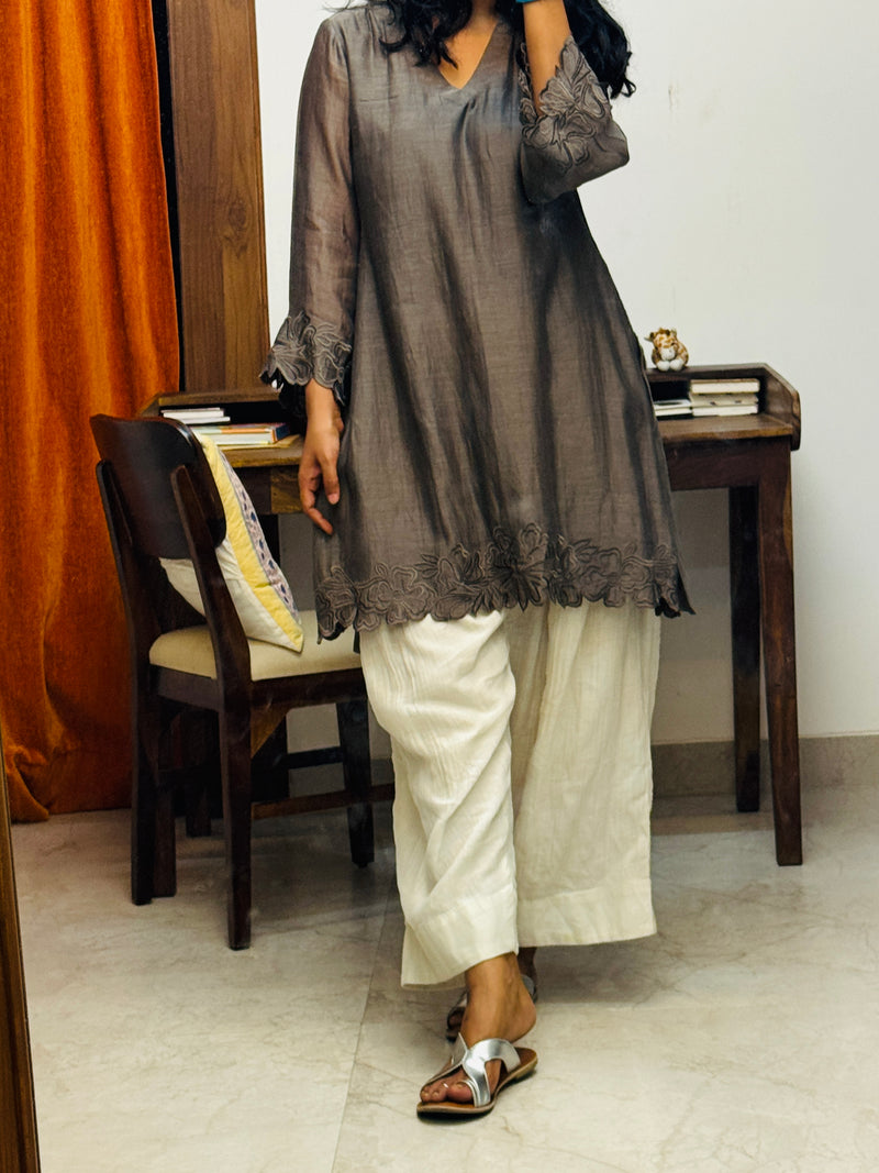 Metallic Grey embroidered kurta set of 2
