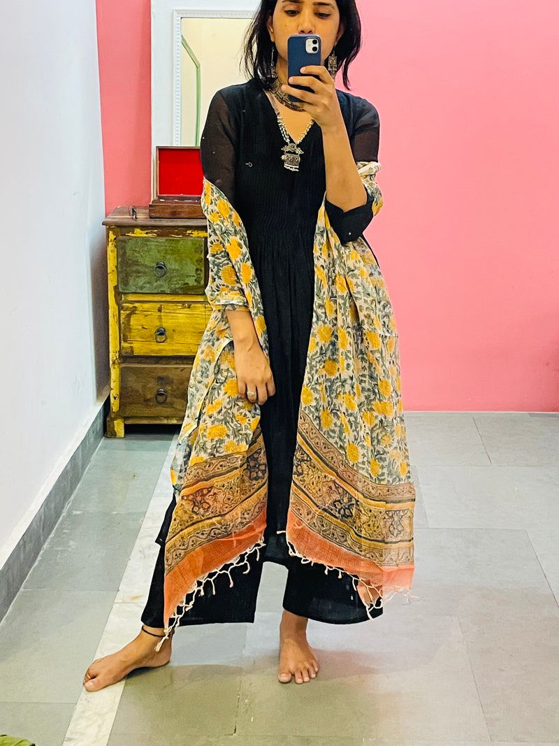 Black chanderi Pintucks detailing kurta Set of 3