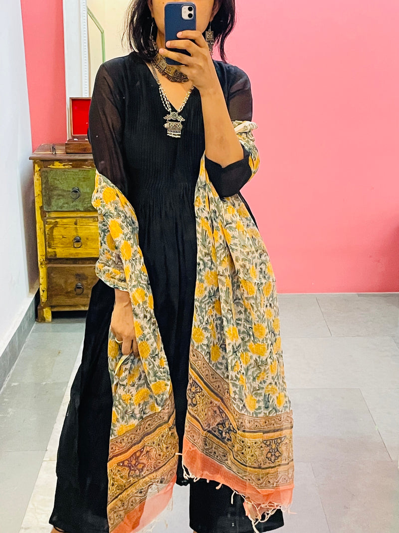 Black chanderi Pintucks detailing kurta Set of 3